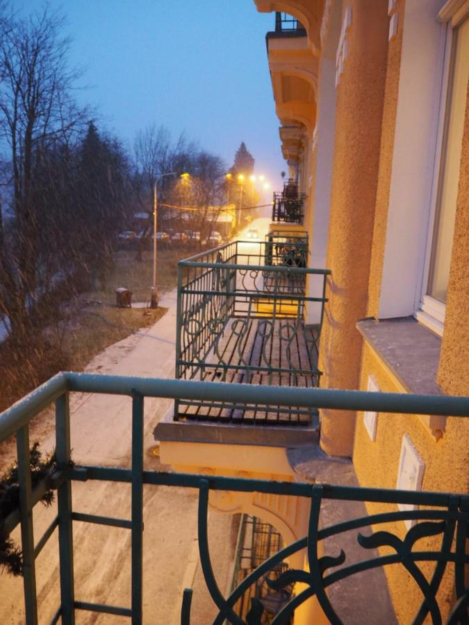 Balconies Above Colonnade Διαμέρισμα Mariánské Lázně Εξωτερικό φωτογραφία